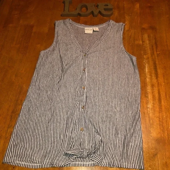 Rachel Zoe button down linen top, tie front - Picture 12 of 17